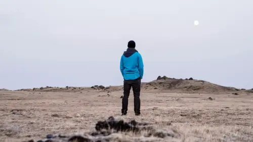 9 safety tips for solo travelers