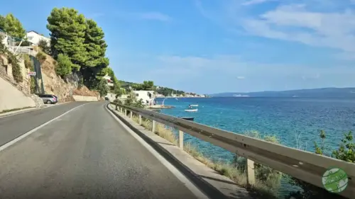 Road to Omis
